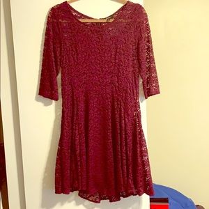 Lace burgundy dress quarter sleeve